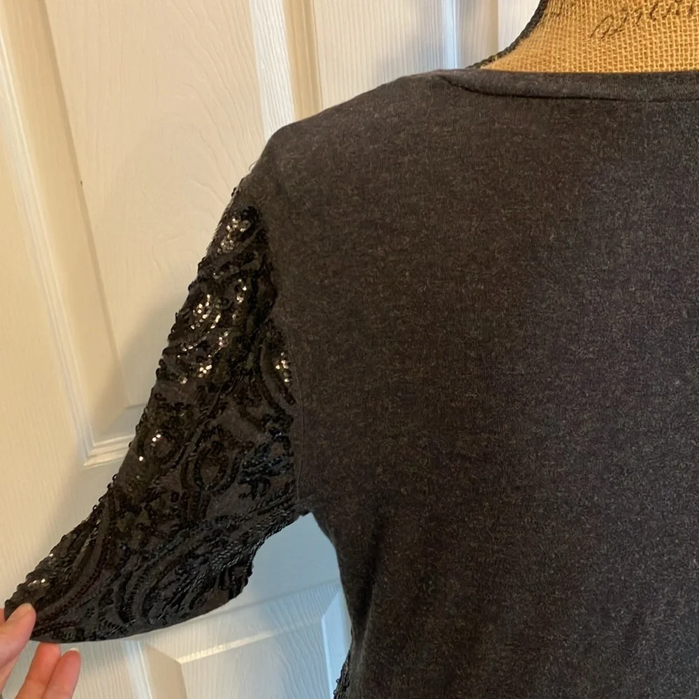 Tory Burch Arabesque wool rayon lined sequined scoop neck short sleeved blouse M